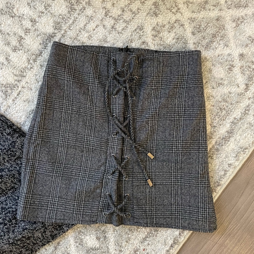 Mini skirts (revolve/mango) - Picture 2 of 4